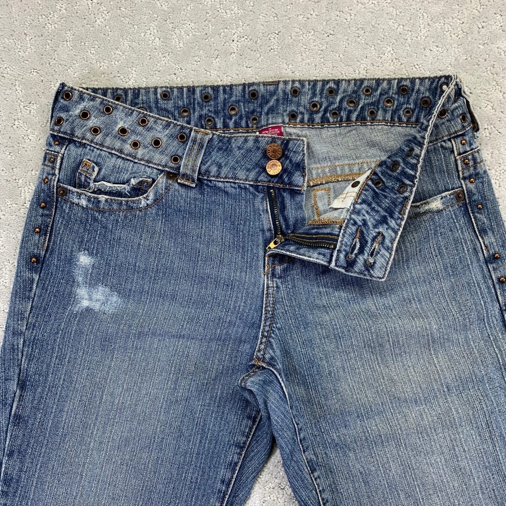 MUDD‎ Womens Size 11 Blue Denim Capri Jeans Grommet Studded Distressed Raw Hem